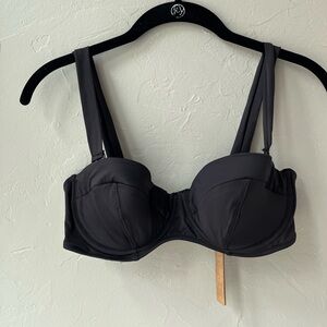 SKIMS SWIM STRAPLESS UNDERWIRE BIKINI TOP IN ONYX S